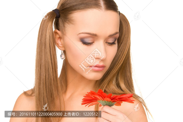 女人用紅花毛巾