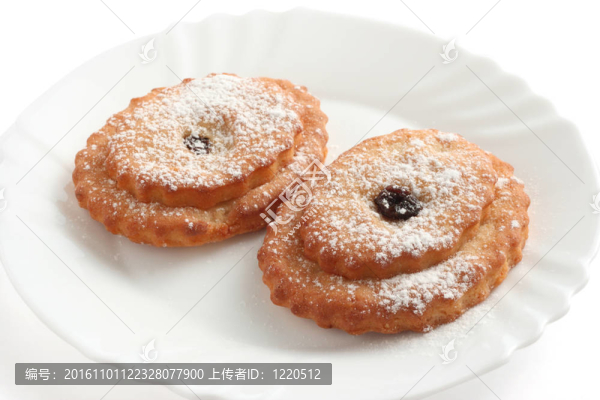 盤子上的餅干