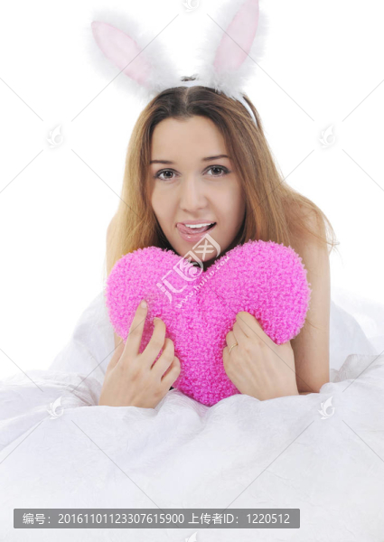 女孩擁抱的心