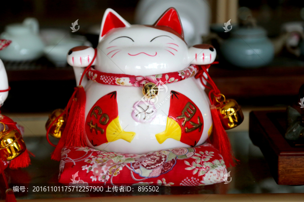 招財(cái)貓