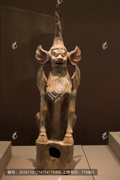 三彩鎮(zhèn)墓獸