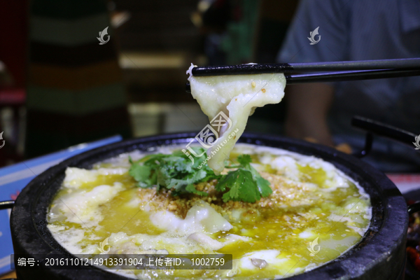 石鍋龍利魚(yú)酸菜魚(yú)