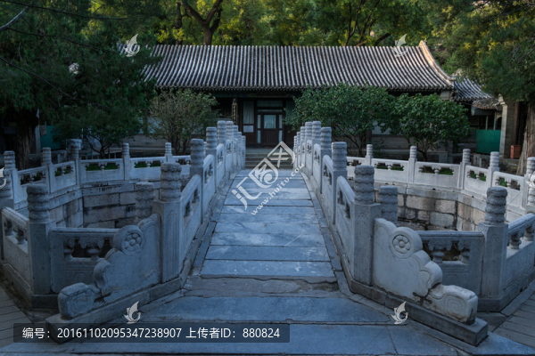 山色湖光