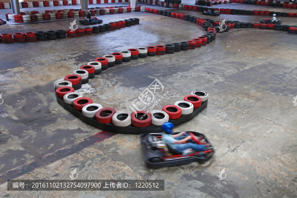 室內(nèi)卡丁車館