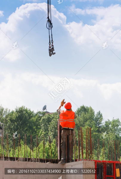起重工建造工人操作帶