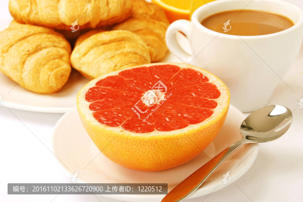 一個(gè)有柚子的光早餐