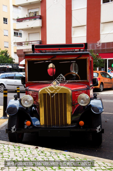 小型車