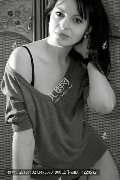 成人美女室內(nèi)寫(xiě)真