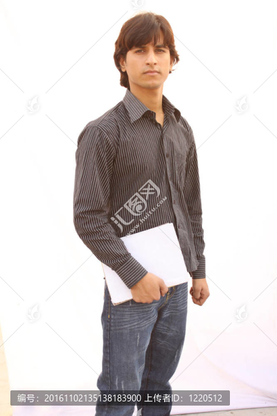 年輕的印度男性模特