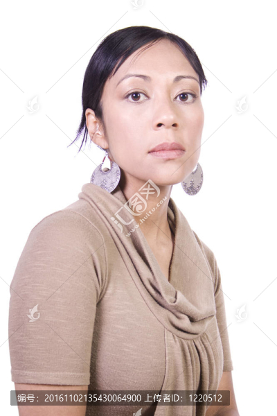 接近一個美麗的亞洲女孩