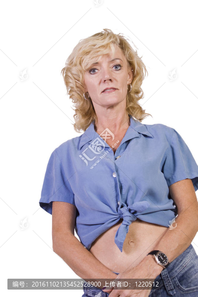 美麗的女孩站起來
