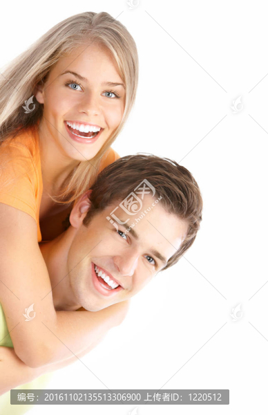 戀愛中的年輕夫婦