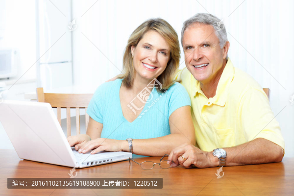 老年夫婦