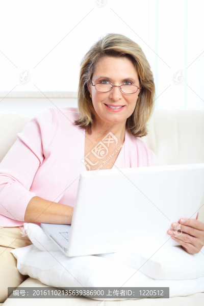 老年婦女