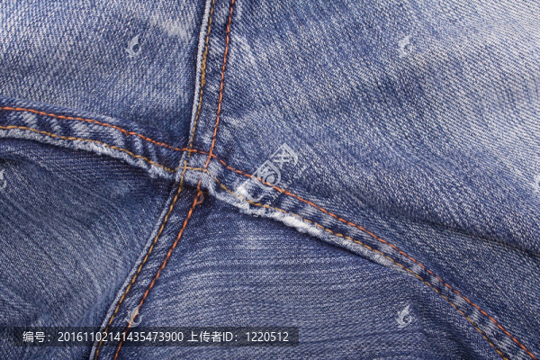 以藍(lán)色牛仔褲為背景