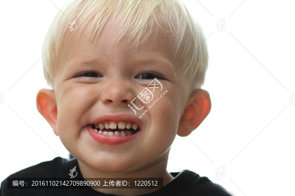 男孩快樂