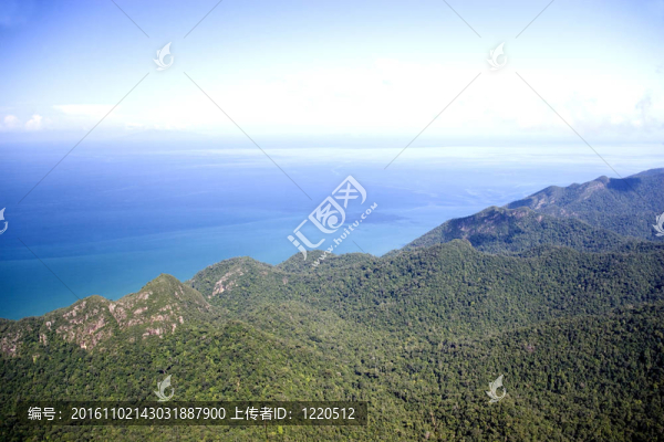 浮羅交怡島山和海
