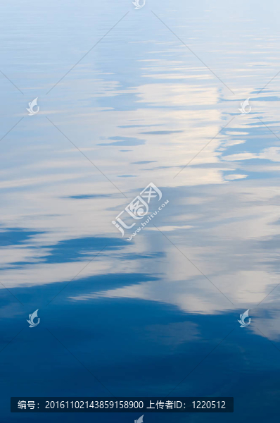 背景的藍(lán)色波紋的水