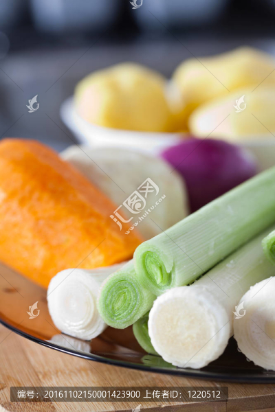 盤子上的蔬菜