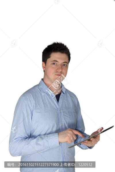 男子觸摸平板電腦，看著我