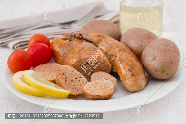 土豆和檸檬鱈魚籽