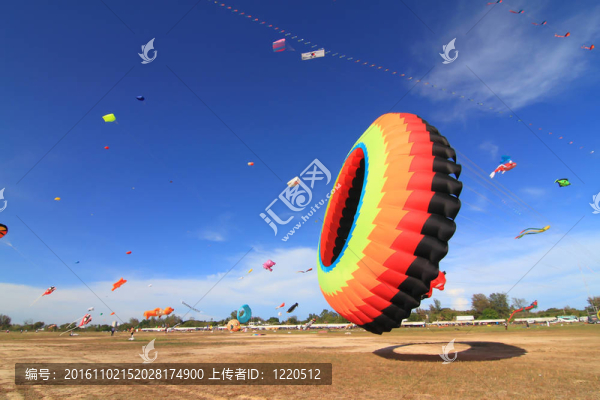 在第十二泰國國際五顏六色的風(fēng)箏