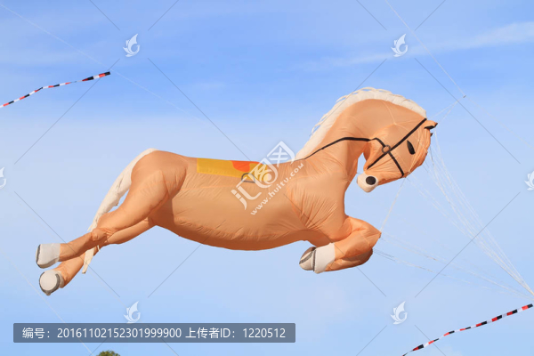 在第十二泰國國際五顏六色的風(fēng)箏