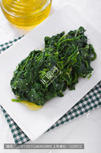 白菜上的菠菜。