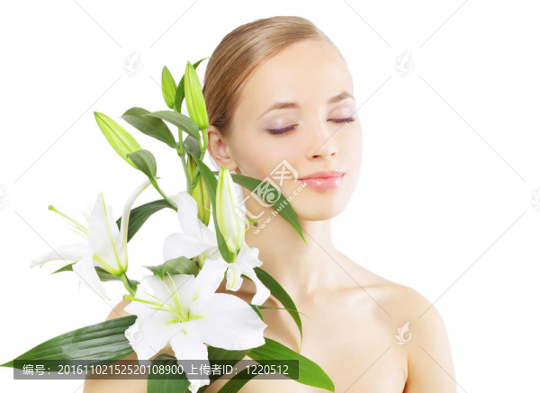 美麗的女孩與百合花孤立的白色