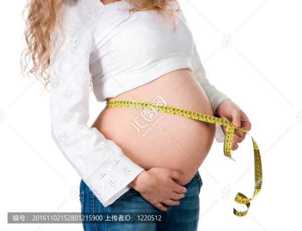 孕婦測(cè)量她的胃