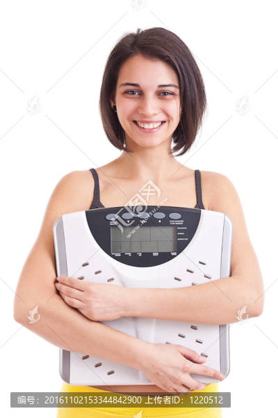 女子拿著秤