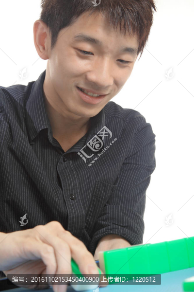 中國人打麻將；傳統(tǒng)中國的賭博。