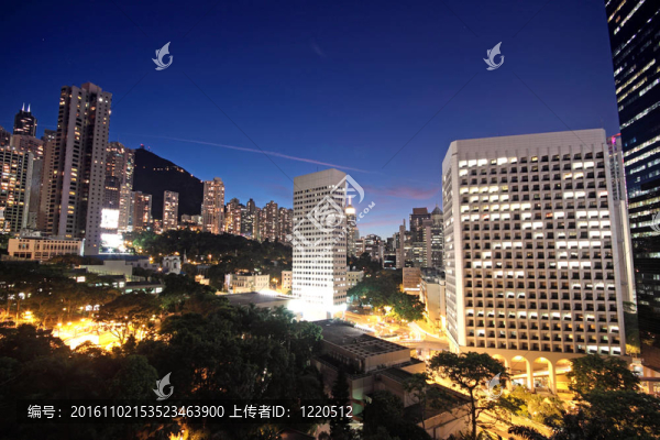 晚上在香港的辦公大樓