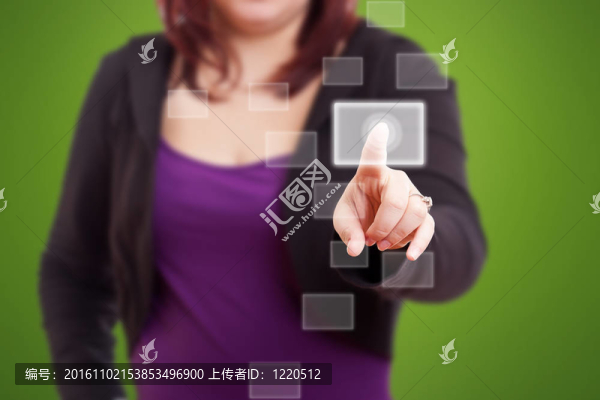 推按鈕的女人。