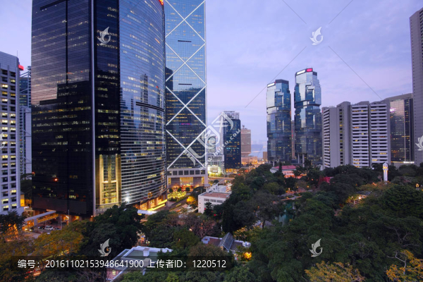 晚上在香港的辦公大樓