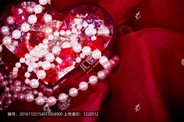美麗明亮的彩色寶石