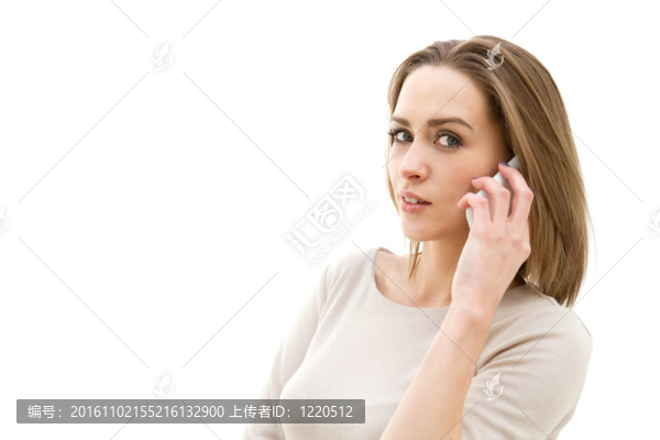 漂亮的年輕女人用手機(jī)