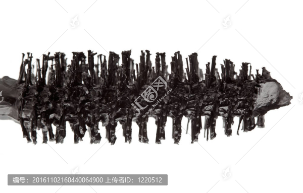 白色睫毛膏