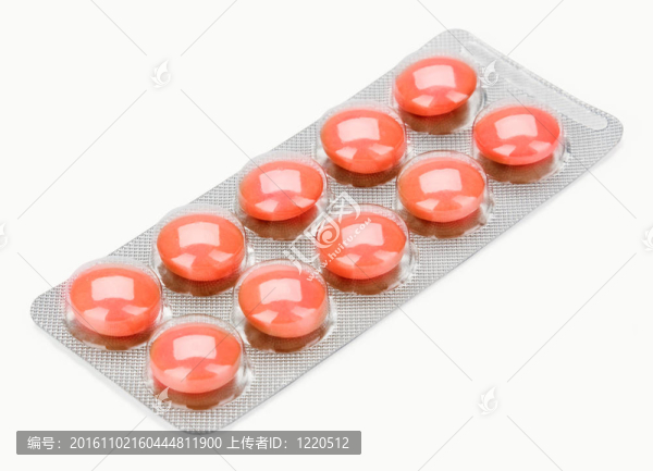 藥丸在水泡（泡沫）包孤立在白色