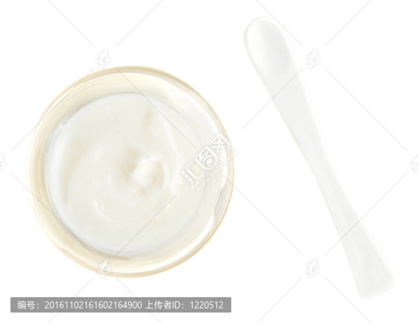 白色的洗面奶和勺子