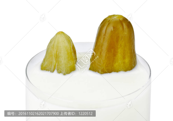 不兼容的吃牛奶和腌黃瓜產(chǎn)品