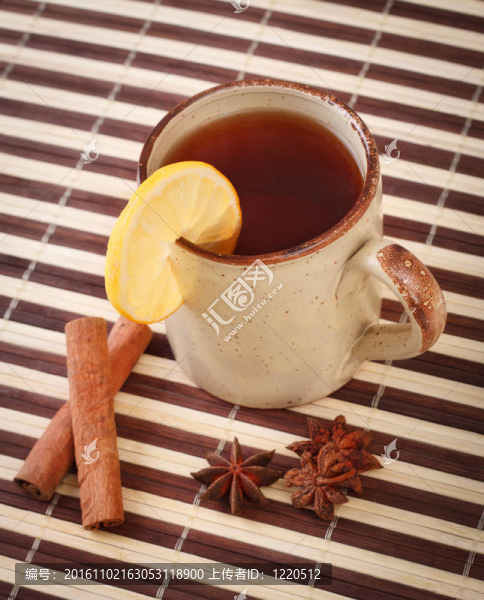 茶與肉桂和八角