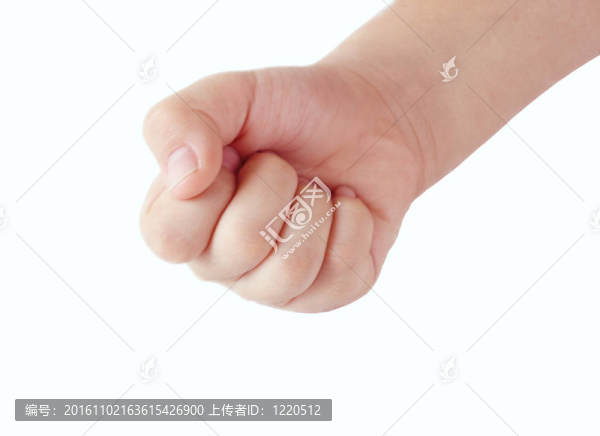 孩子的拳頭收起來