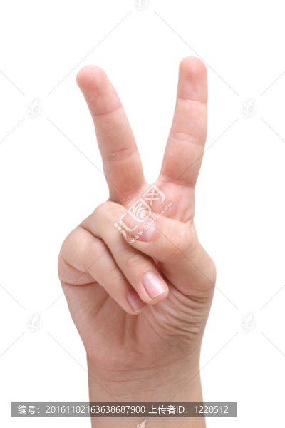 孩子的手上顯示兩個手指