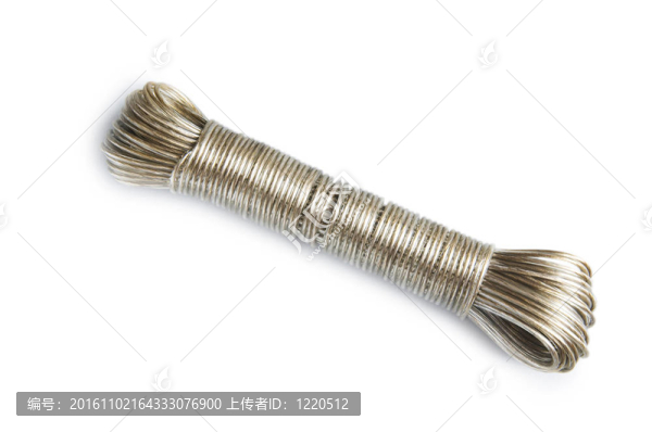 白色背景上的塑料繩