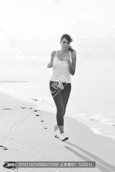 海灘上的女人