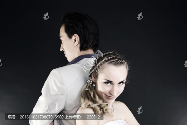 新婚夫婦