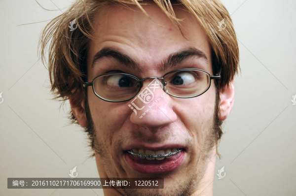 高飛的臉