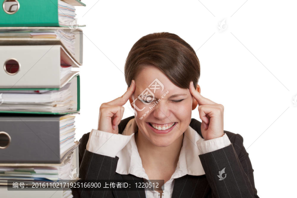 辦公室里的女職員因?yàn)閴毫Χ^痛