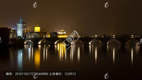 夜幕下的查理士橋；布拉格；捷克共和國(guó)